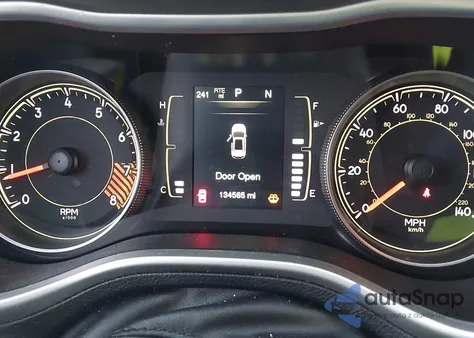 2015 Jeep Cherokee Latitude из США, поврежденный, VIN 1C4PJLCS2FW643188